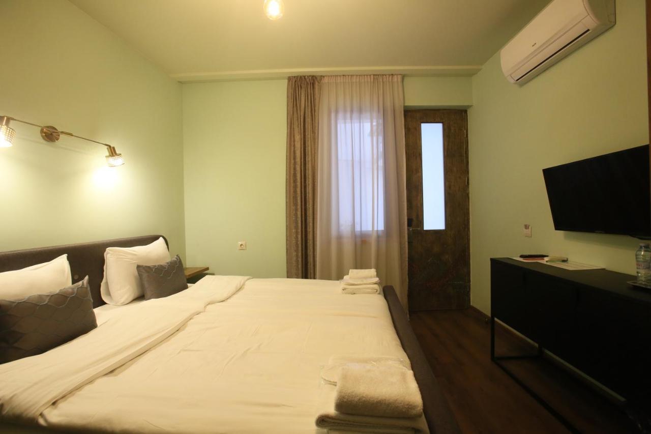 Boutique Kosher Hotel Tourfa Тбілісі Екстер'єр фото